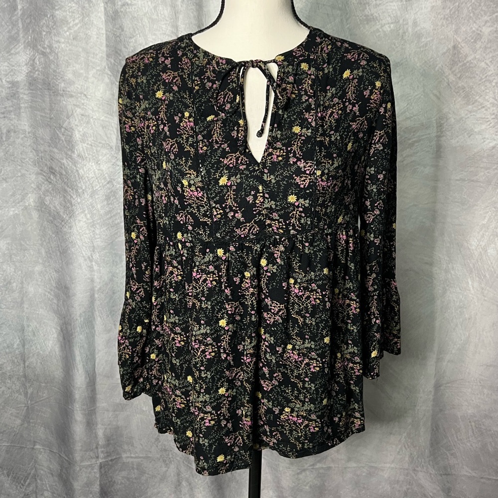 Lucky Brand Floral Black Tie Neck Open Yoke 3/4 Sleeve Bell Sleeve Blouse - MED